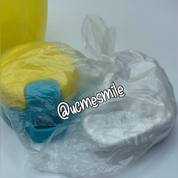 Tupperware Eco twist Spring Yellow 2L Water Bottle - Picture 4 of 5